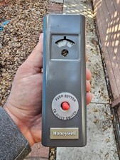 Honeywell Tradeline L4006E 1067 High Limit Aquastat Controller - New, No Box