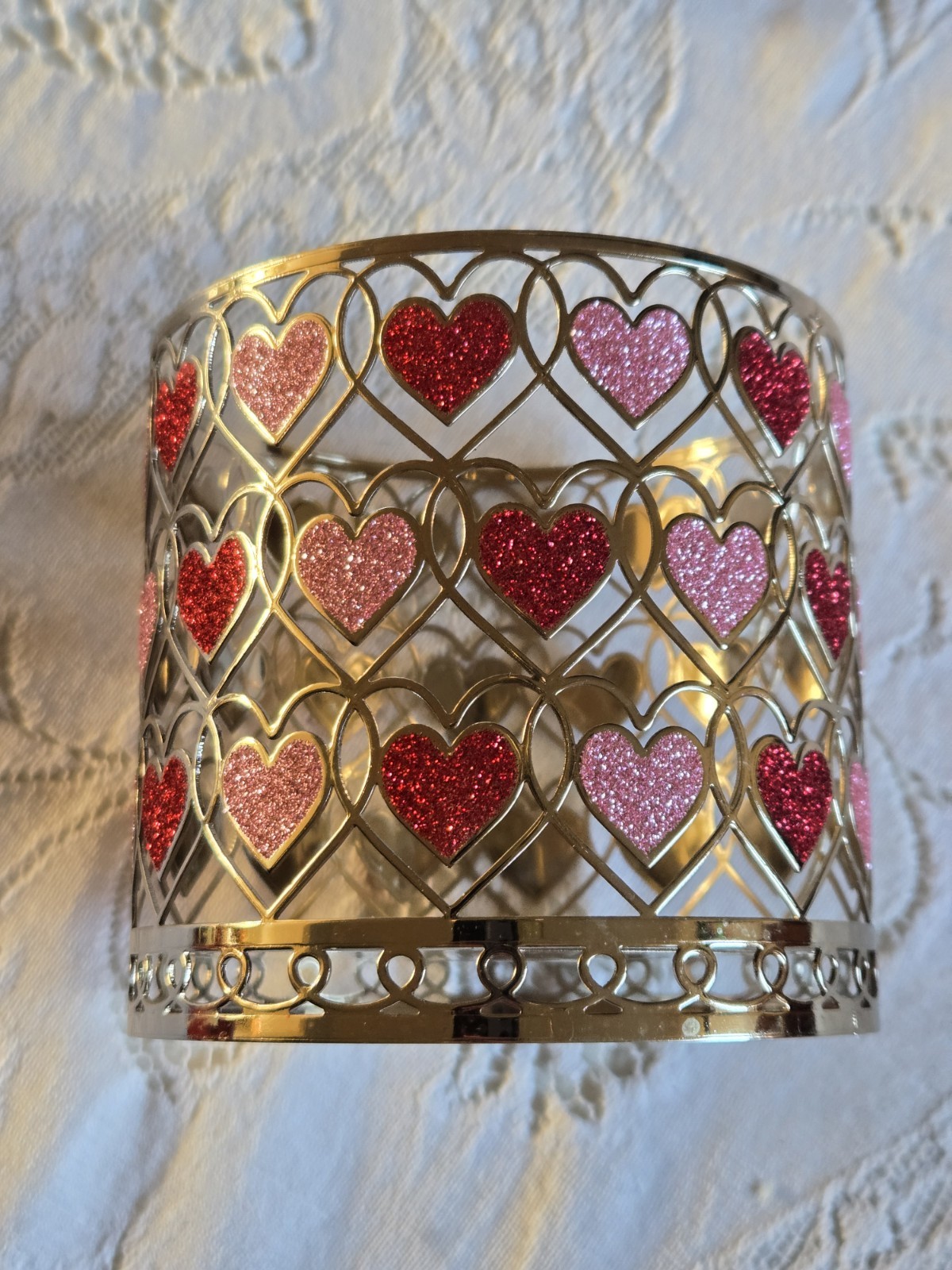 Bath & Body Works Valentine's Candle Sleeve Holder SPARKLY HEARTS 14.5 oz 3-Wick