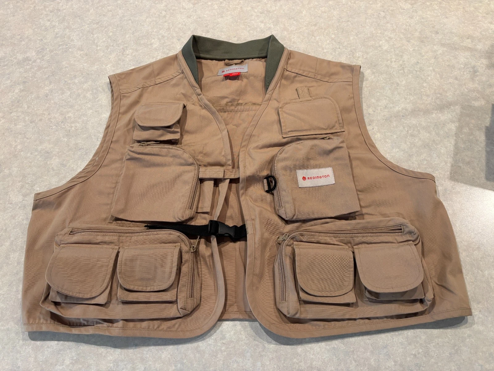 Redington Fly Fishing Vest Men's L/X large L/ XL Angler Essentials Tackle Ready
Opens in a new windo