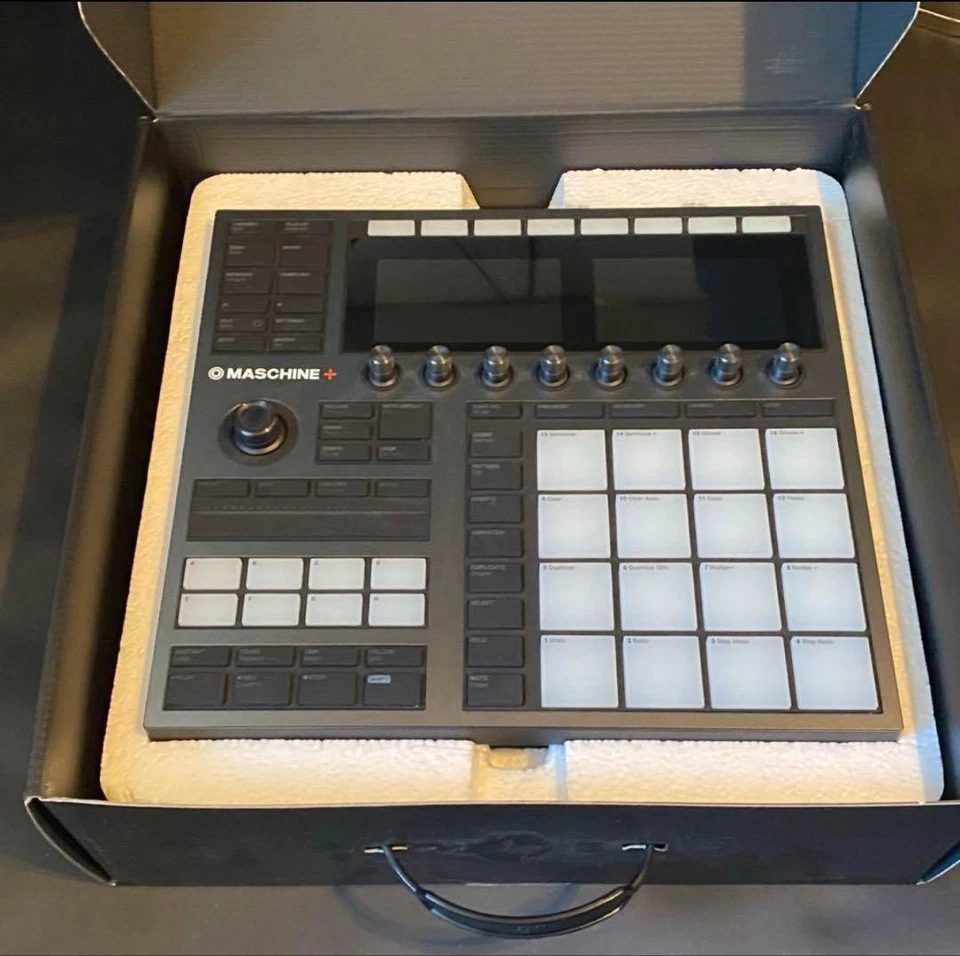 Native Instruments MASCHINE+ Plus Standalone Sampler Sequencer Excellent Cond. - Image 2 of 4