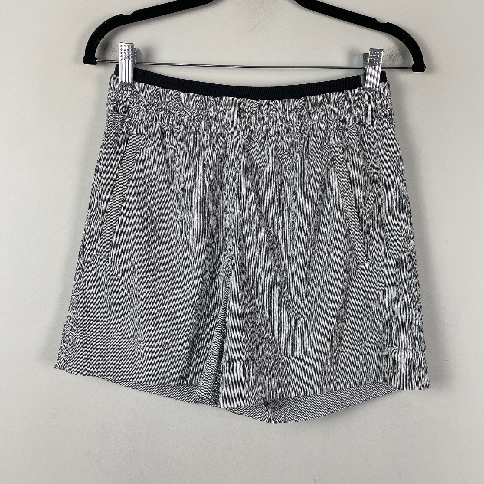 Athleta Silver Black Performance Echo Shorts Size… - image 1