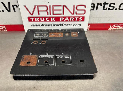 KENWORTH S64-1072-5 PANEL-SWITCH UPPER INCLUDING LAMP-IDS