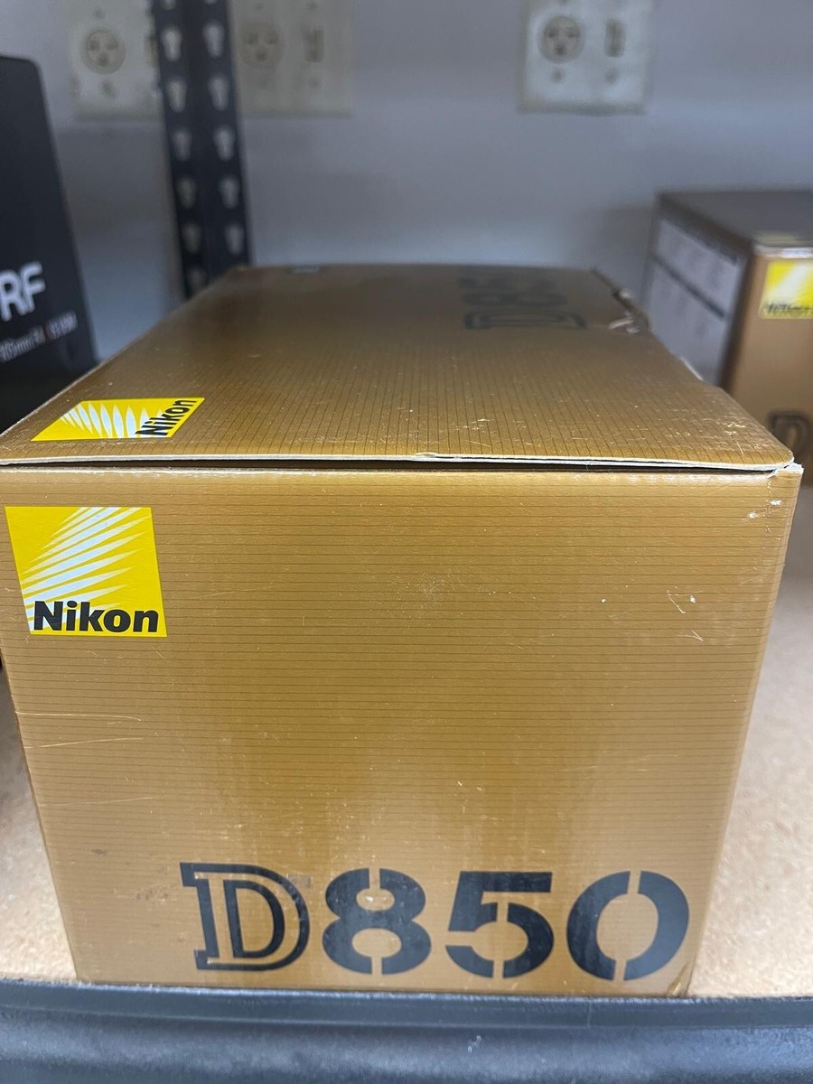 Nikon D850 DSLR Camera 200-500mm Lens, Microphone, Memory Cards