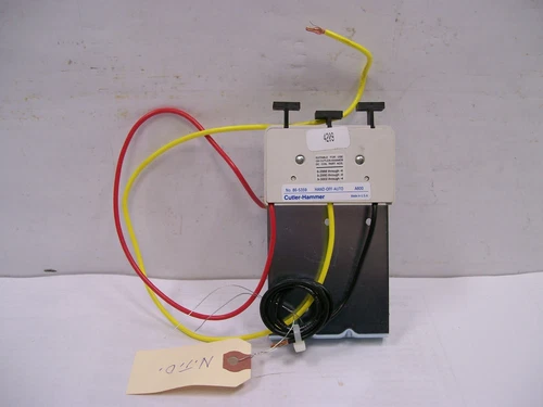 NEW TAKEOUT Cutler-Hammer (Eaton) NO. 86-5359 HOA Hand-Off-Auto w/ Mtg Bracket
