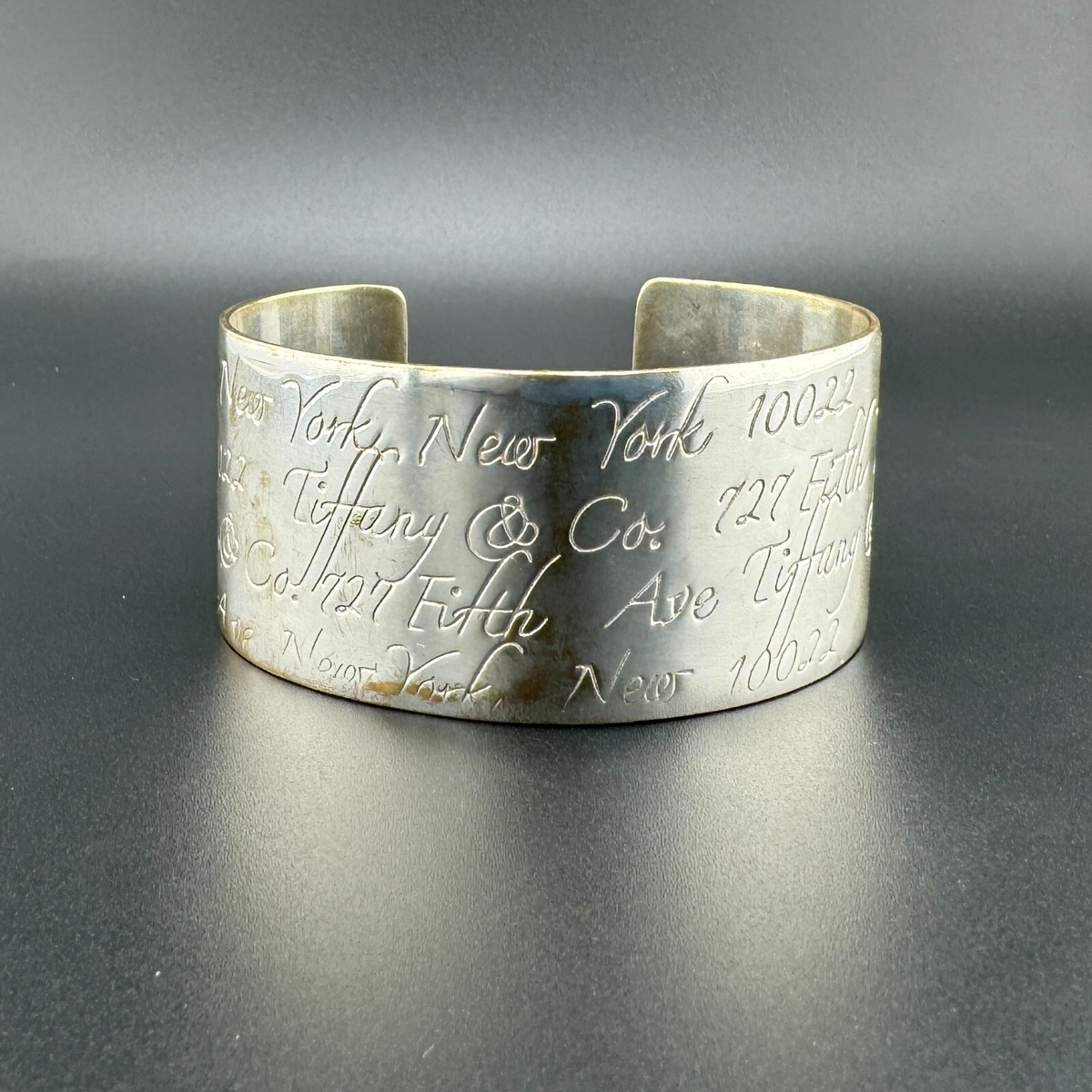 TIFFANY & CO 1997 FIFTH AVENUE NEW YORK CUFF BRACELET - 925 TIFFANY & CO 1997 FIFTH AVENUE NEW YORK CUFF BRACELET - 925