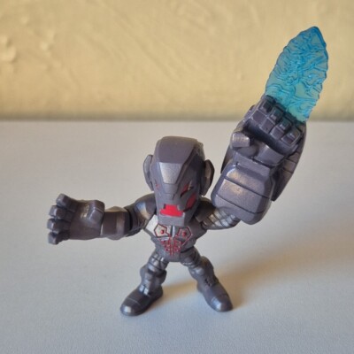 Marvel Super Hero Mashers Micro ULTRON Figur mit Laserhand aus Serie 1