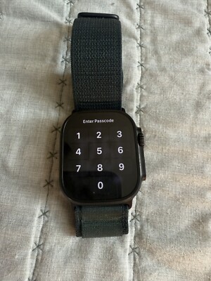 Apple Watch Ultra 2 49mm GPS - Black Titanium w/ Medium Dark Green Alpine Loop