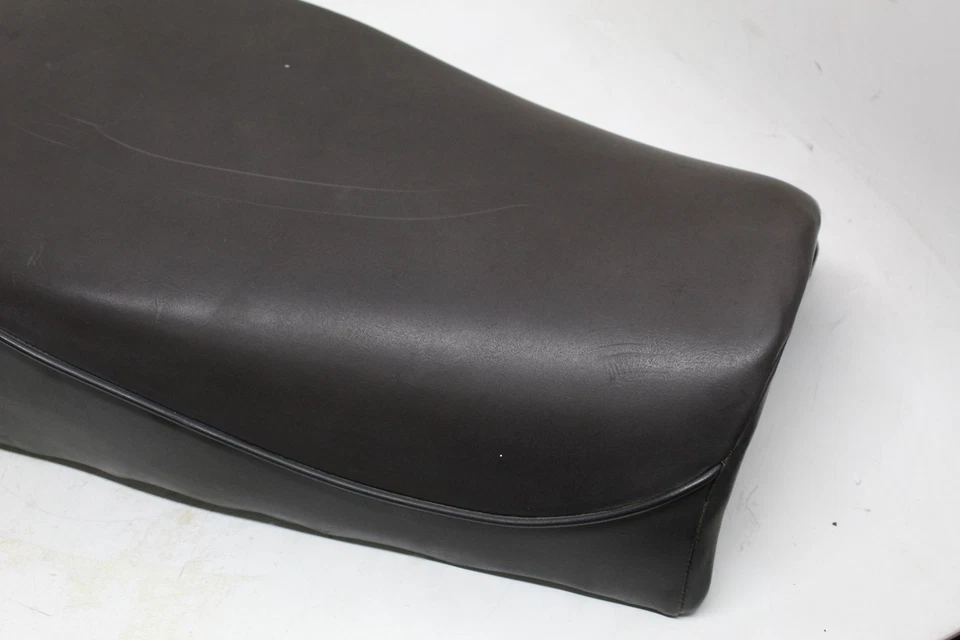 1977 Yamaha XS750 DRIVERS SEAT SADDLE - Image 2 of 4