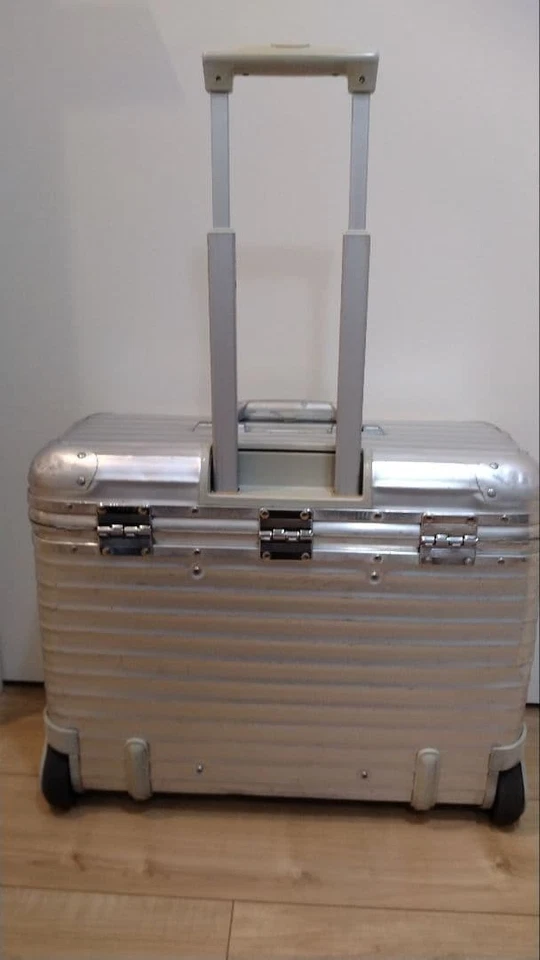 Rimowa Pilot Trolley Silver 2-wheels Carry Case Suitcase - Image 2 of 4