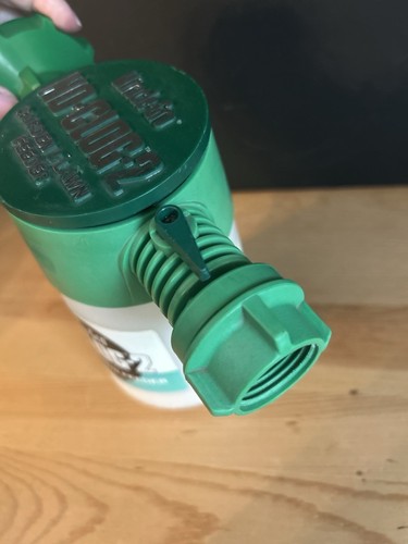 Vintage Miracle Gro No Clog 2 Lawn & Garden Feeder Sprayer Pre Owned - Picture 7 of 13