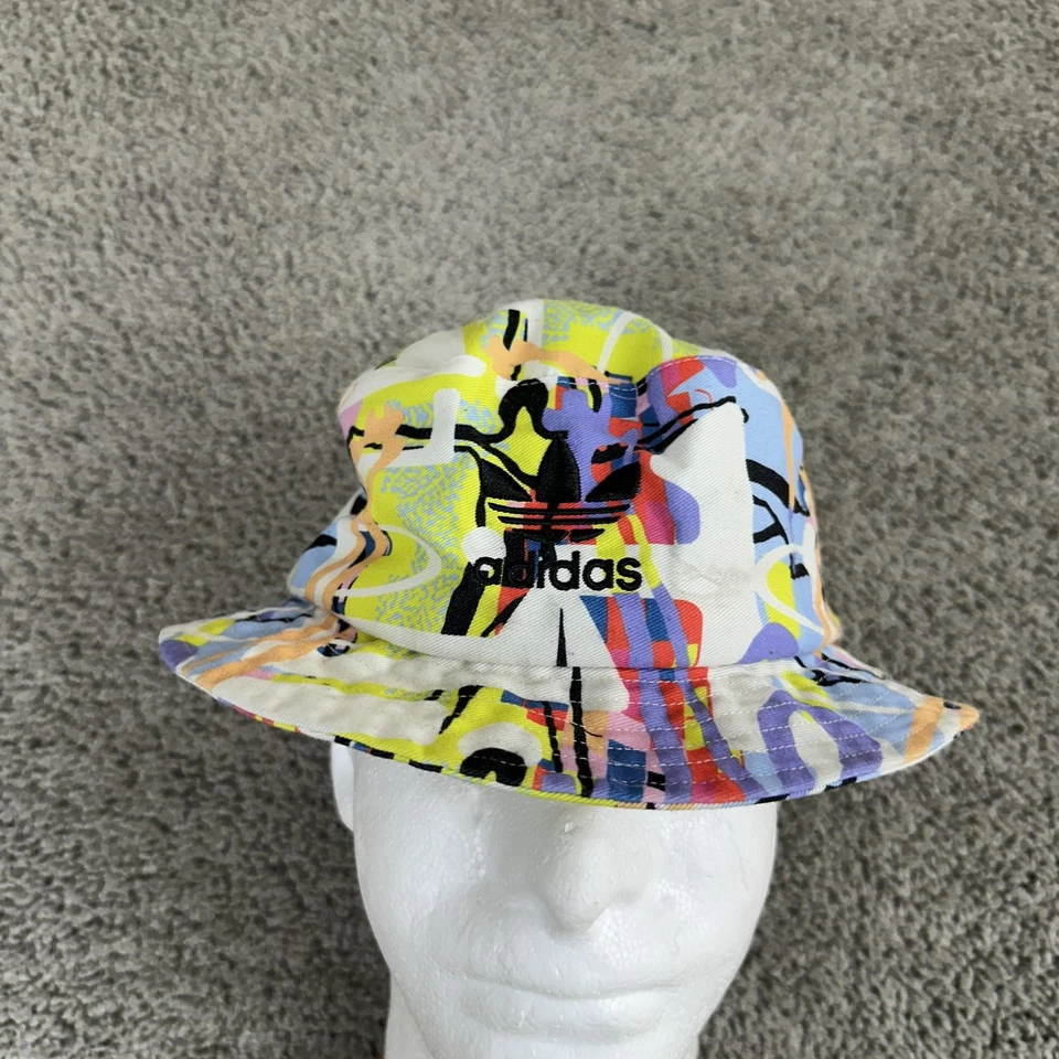 Adidas Sombrero Cubo Para Hombres Multicolor Love Unites Orgullo Trifolio Gráfico Ropa de Calle Foto 2 de 4