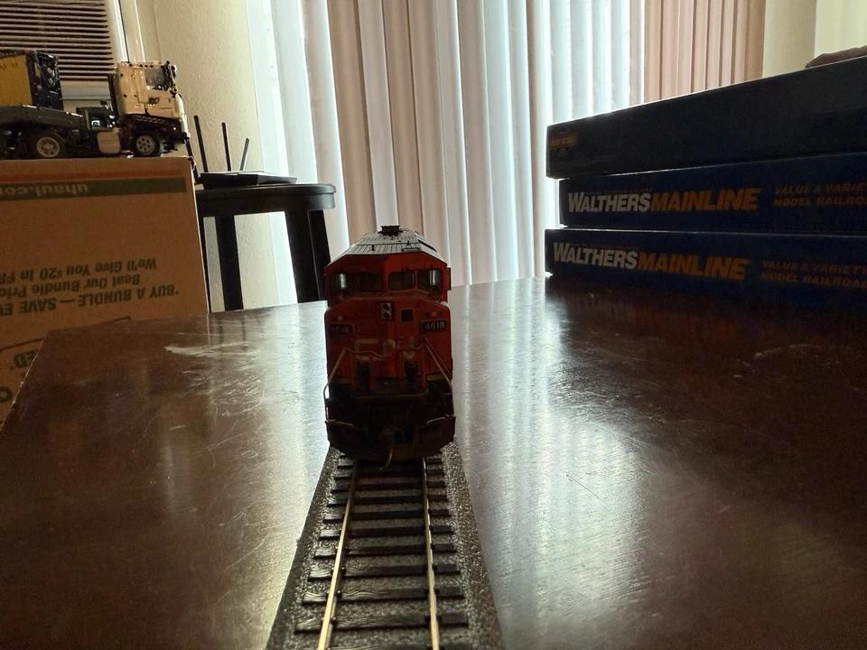 RAPIDO 400506 DASH 8-40CM CANADIAN NATIONAL NORTH AMERICAN #2435 W/DCC/SOUND HO - Image 3 of 4