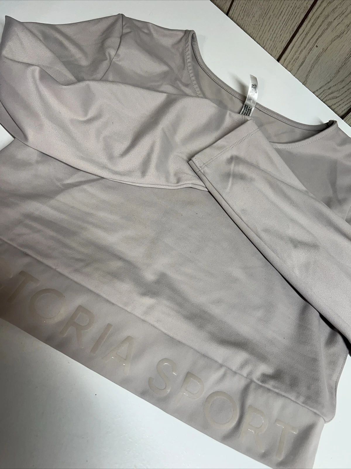 victoria-secret-vs cropped long sleeve active wear shirt