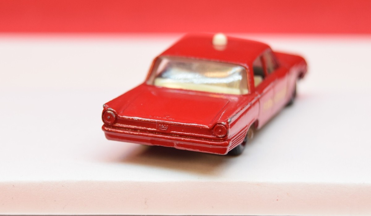 Vintage Lesney Matchbox Ford Fairlane Fire Chief's Car No