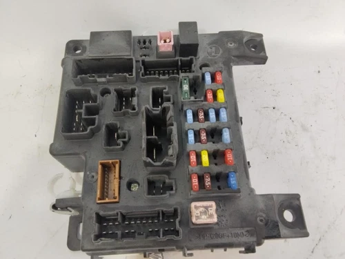 8637A319 Caja Reles/Fusibles para CITROEN C-CROSSER Exclusive 2007 1789906 - Imagen 4 de 10