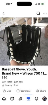 Wilson A700 11'' Youth Baseball Glove Left Hand Adjustable Strap Leather B/W