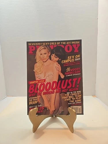Playboy Magazine October 2009 Vampire Love, Woody Harrelson, Girls of the ACC