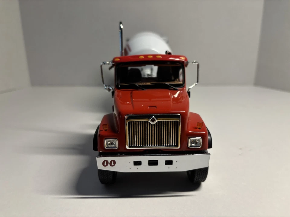 First Gear International Paystar con mezclador McNeilus Bridgemaster Apex 1/34 Foto 2 de 4