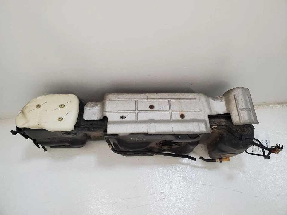 2015 - 2016 CADILLAC ESCALADE Fuel Tank  - Image 2 of 4