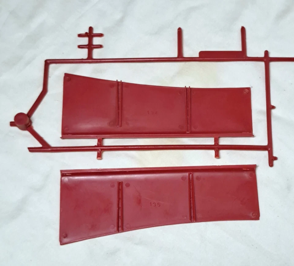 Набор для моделирования Monogram 2614 масштаб 1/8 1932 Ford Big Deuce родстер подножка - Изображение 3 из 4