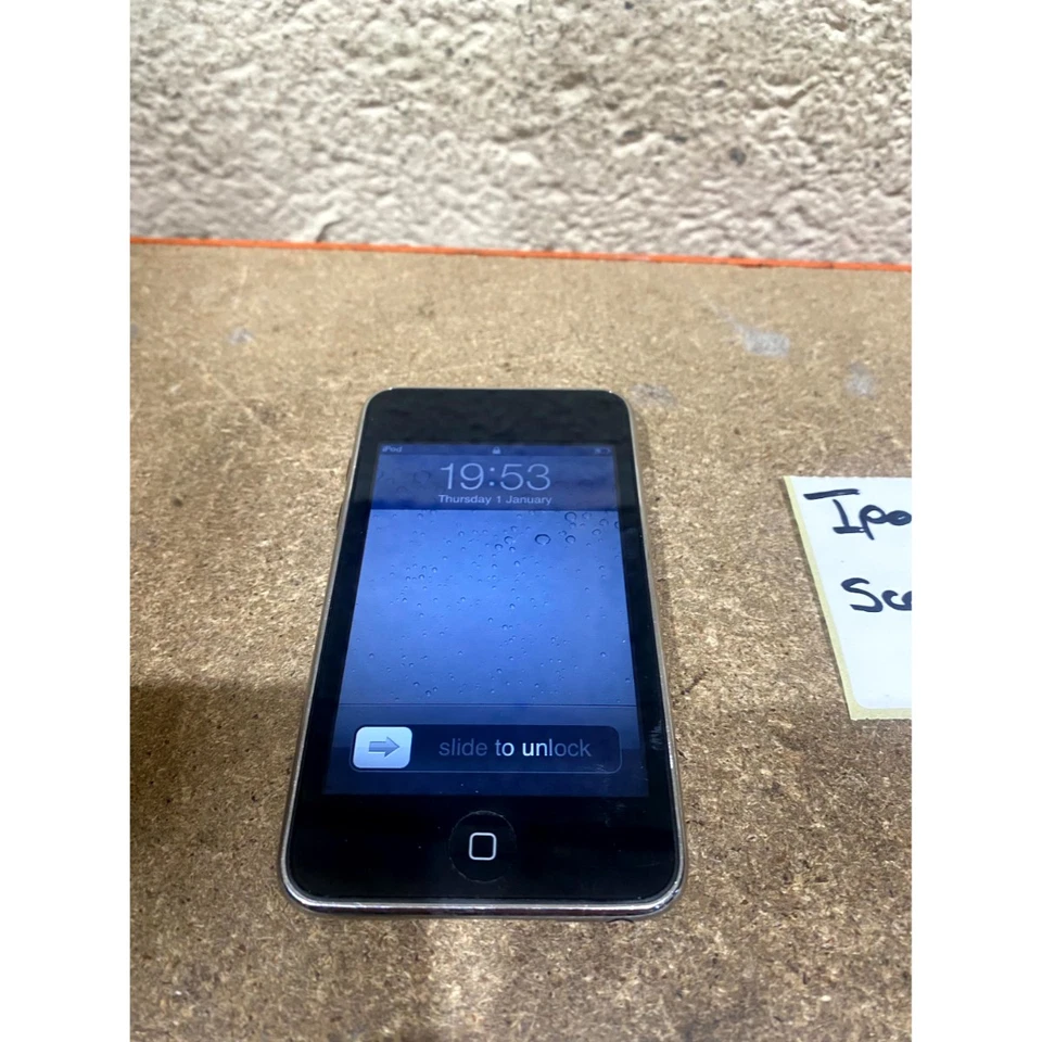 Apple iPod Touch (3rd-Gen) A1318 MP3 Media Player Silver 3.5" Screen - For Parts - Image 3 of 4