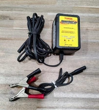 YUASA SmartShot 900 12V Automatic Battery Charger Maintainer with Battery clamps