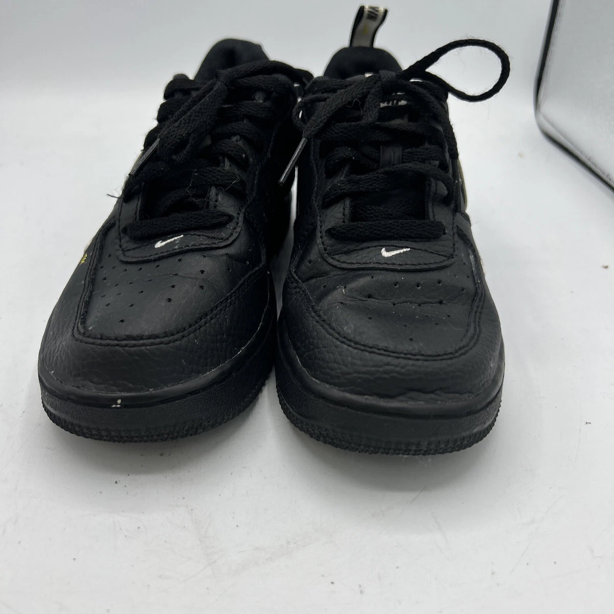 Nike, Shoes, Nike Air Force Lv8 Av427210 Black Sneaker Shoes Kids 2y