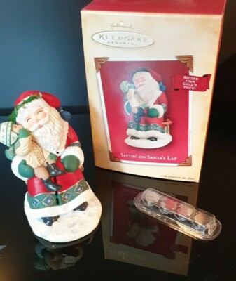 Hallmark Keepsake Ornament Sittin' on Santa's Lap  Weihnachten Spieluhr Neu OVP
