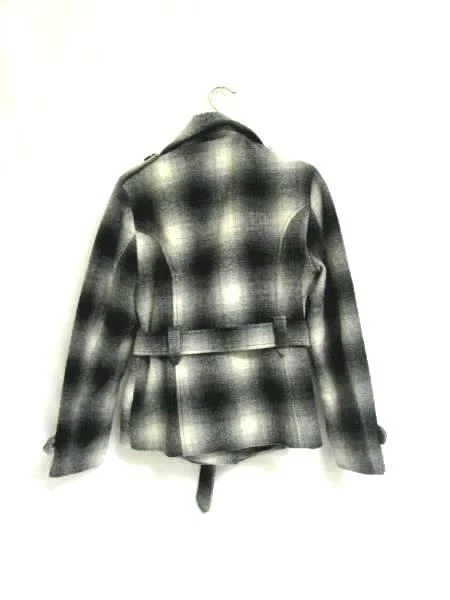 Chaquetón para mujer de Mackintosh negro blanco con cinturón talla PM Petite Foto 2 de 4