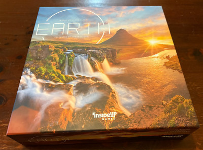Erde Brettspiel. Holzstücke. Inside Up Spiele. Top Zustand