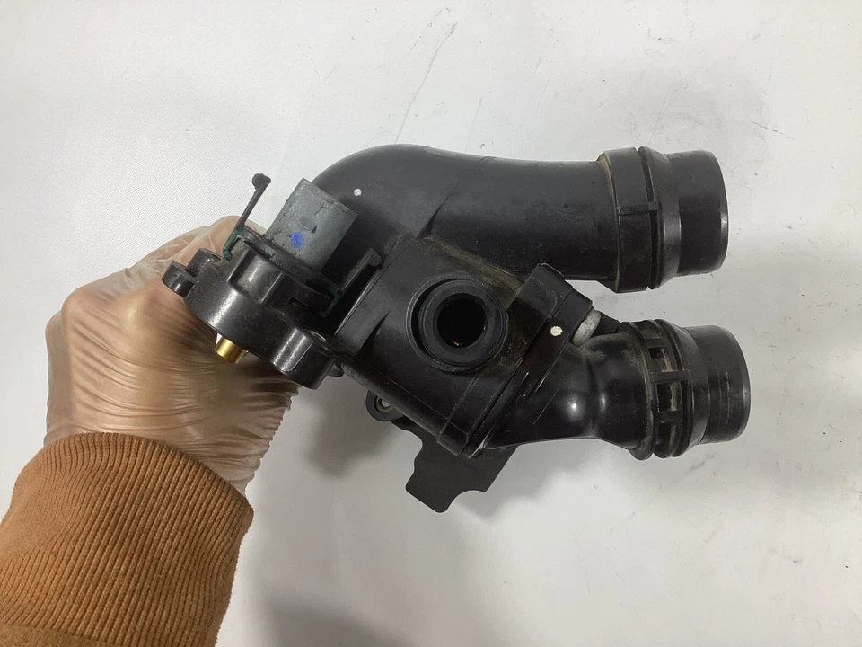 2011 - 2016 Volkswagen Tiguan Jetta Engine Water Pump 06H121026CF OEM . - Image 2 of 4
