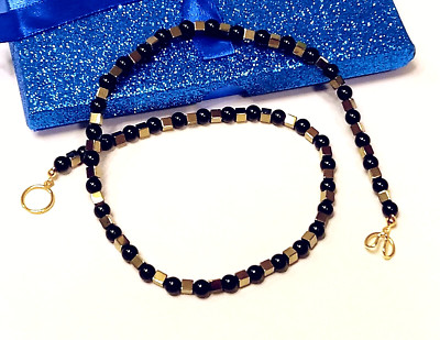 18'' SCHWARZE ONYX & GOLD WÜRFEL HALSKETTE.   Großer einfach zu bedienender Sterling Silber Verschluss.