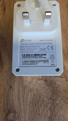 TP Link AV1000 2-Port Gigabyte Passthrough Powerline Adapter. Modell TL-PA7027P