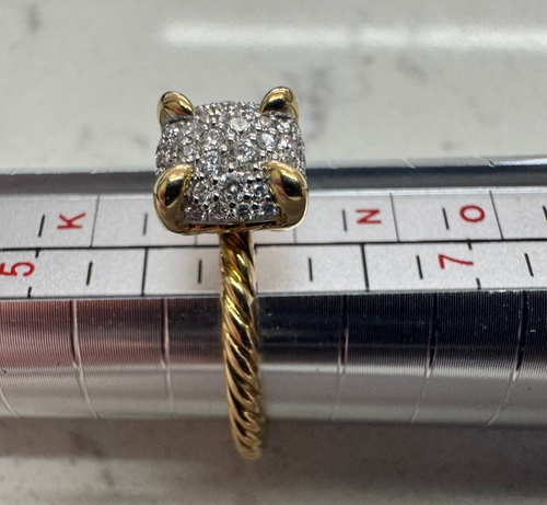 Anillo David Yurman Chatelaine® Oro Amarillo 18K con Pavé de Diamantes talla 6 - Imagen 2 de 16