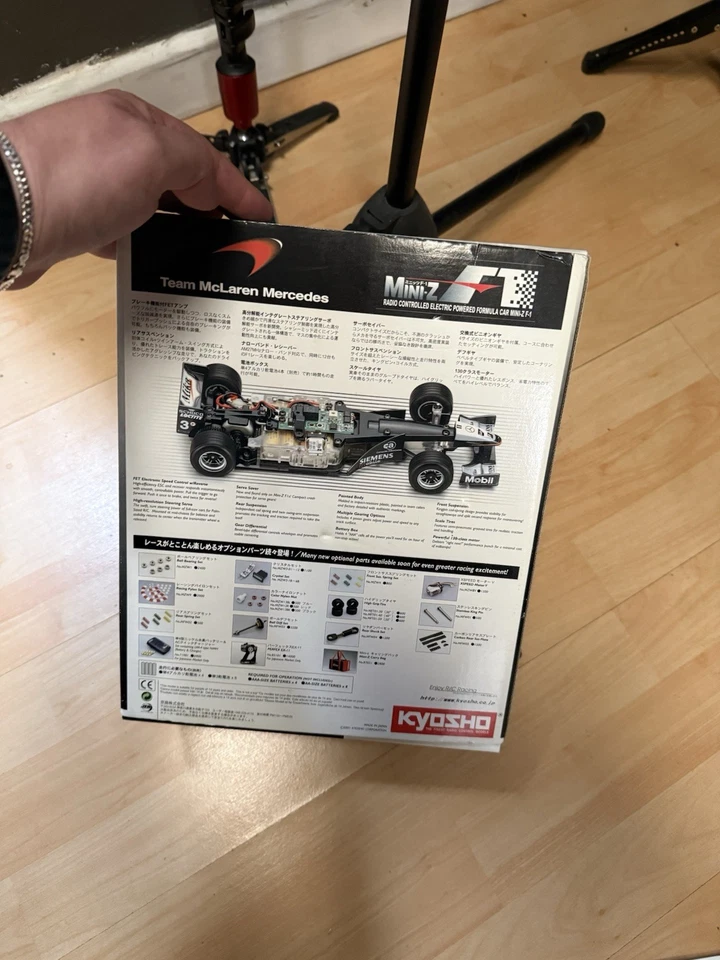 Kyosho Mini-Z F1 Team McLaren Mercedes MP4 RTR Readyset - Image 3 of 4