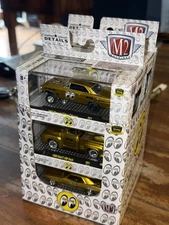 BRAND NEW FULLY COMPLETE W/ DISPLAY SLEEVE M2 MOON-EYES LIQUID GOLD! SET OF 6!