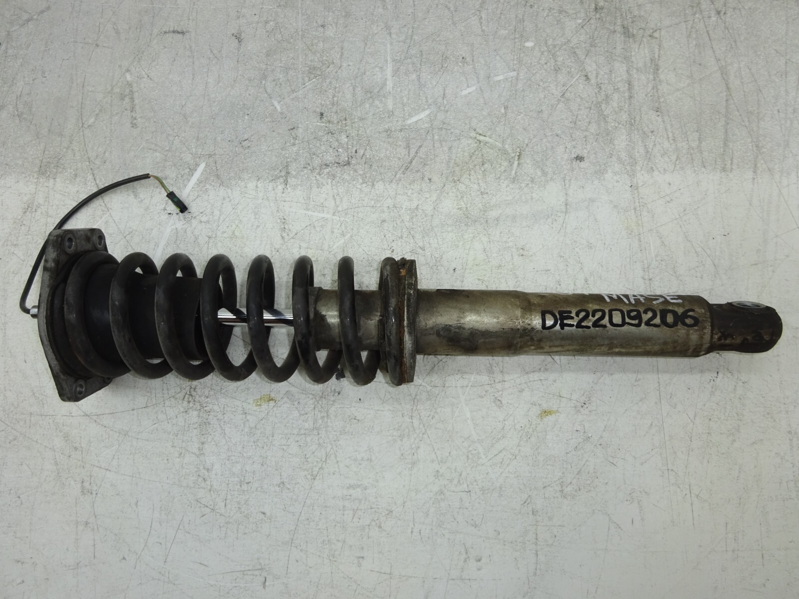 04-08 Maserati Quattroporte M139 Rear Left Shock Absorber Strut OEM DE2209206