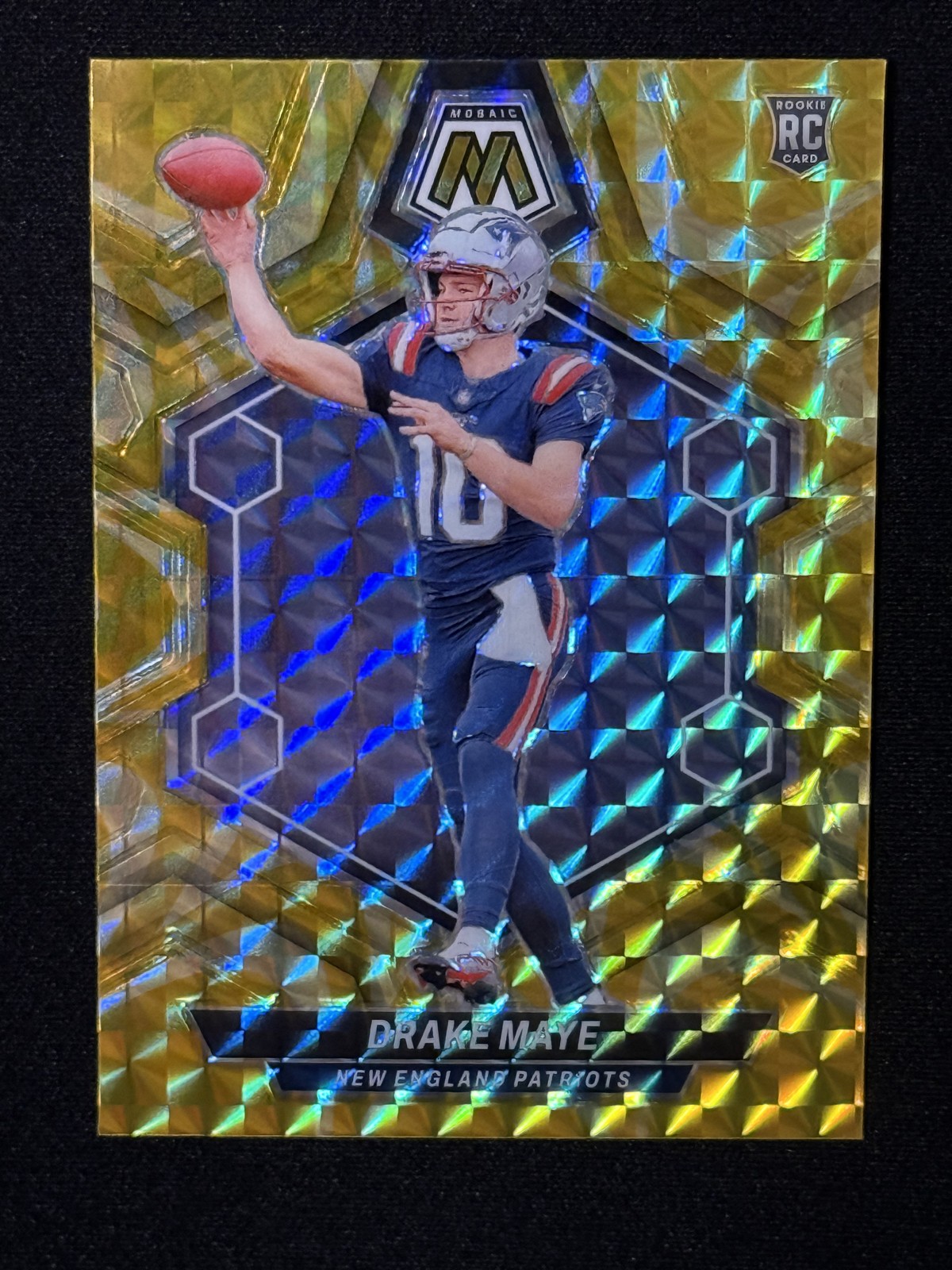 2024 Panini Mosaic - Rookies Drake Maye #303 Reactive Yellow Mosaic Prizm (RC)