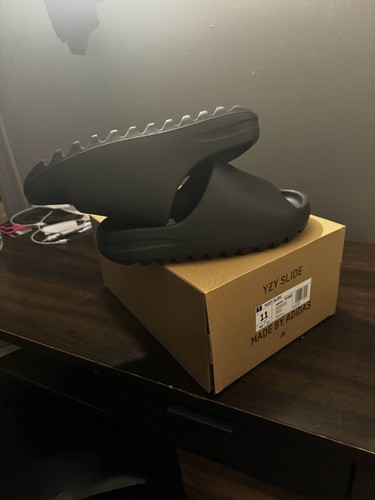 Adidas Yeezy Dark Onyx Men's Slides, Men Size US 11 Foam Runners
