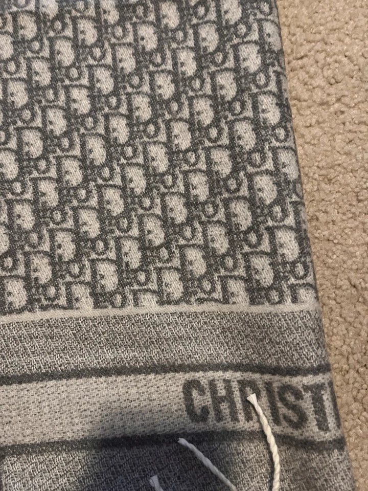 Б/у серый косой кашемировый и шерстяной шарф Christian Dior - Изображение 2 из 3