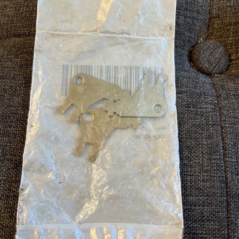 Lot of 3 Georgia Pacific Key Dispenser Key for GP Towel Dispensers and Toilet 