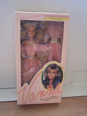 1991 Home Shopping Club L.E. Vanna White fashion doll New in the Box