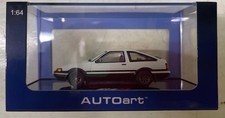 Autoart Toyota Sprinter Trueno AE86 INITIAL D Project D 1/64 20036