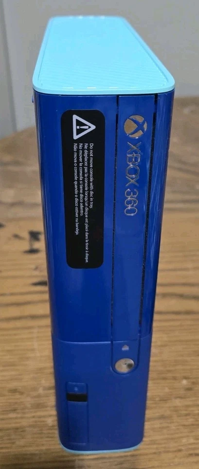 Consola Xbox 360 Edición Especial Azul Teal 500GB Con Caja Original Y 12 Juegos Foto 2 de 4