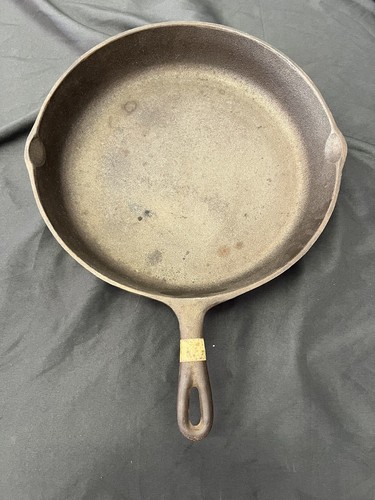 VINTAGE CAST IRON SKILLET 12 7/16 5H-2 NO. 10 Heat Ring - Picture 4 of 10