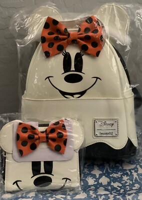 Loungefly Disney Minnie Mouse Glow in the Dark Ghost Cosplay  display picture 3
