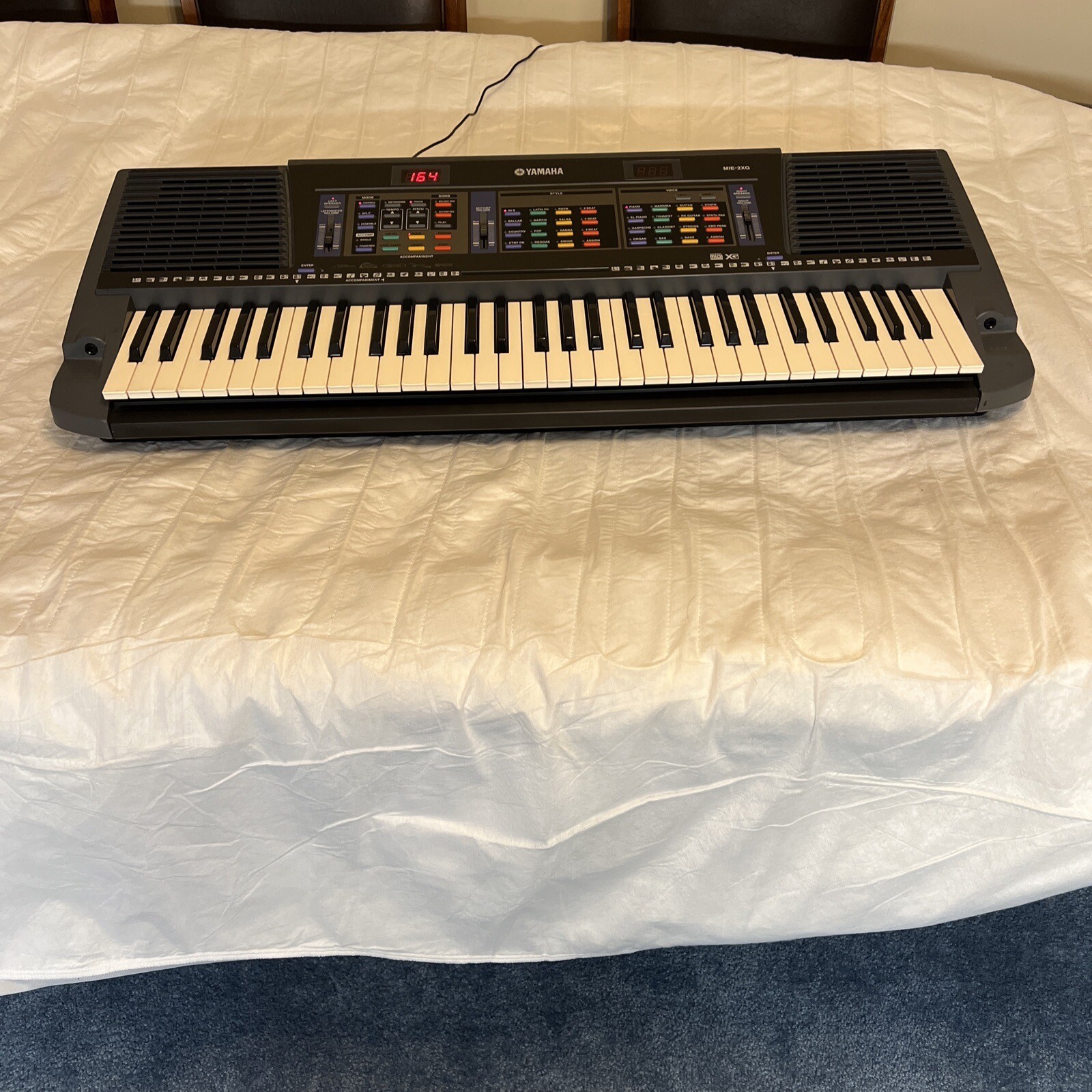 Nice Vintage Yamaha Portatone 61 Key MIE-2XG Keyboard Piano Organ