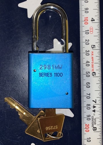 AMERICAN LOCK BLUE Lockout Padlock Aluminum Boron Alloy A1105BLU Outdoor or In - Picture 6 of 12