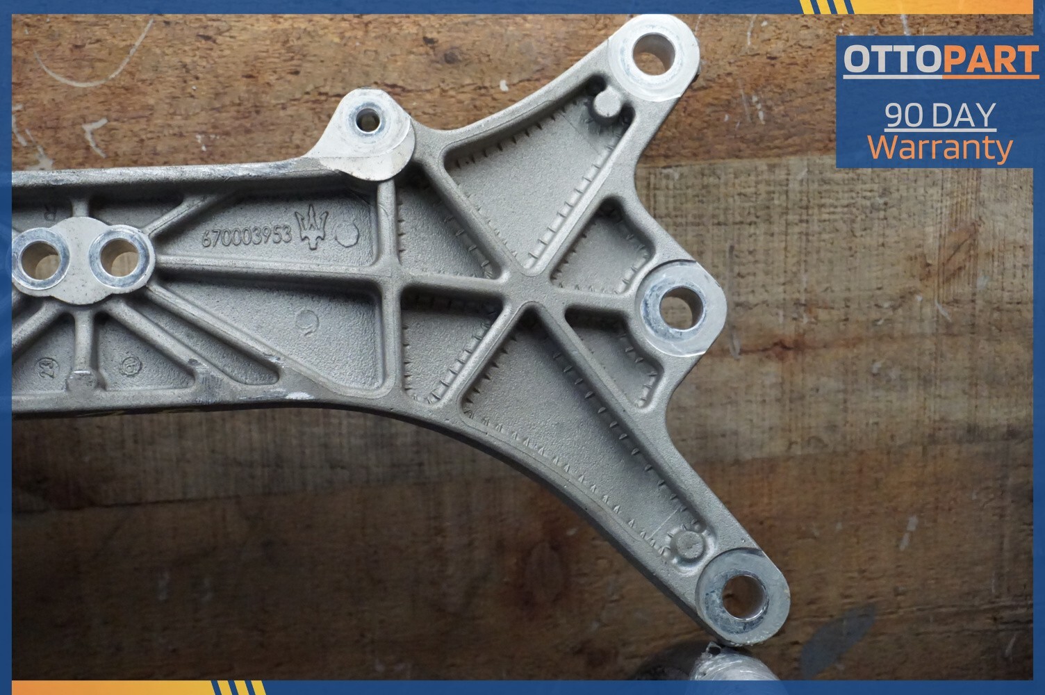 2014-2017 MASERATI GHIBLI S Transmission Crossmember Bracket Support 670003953