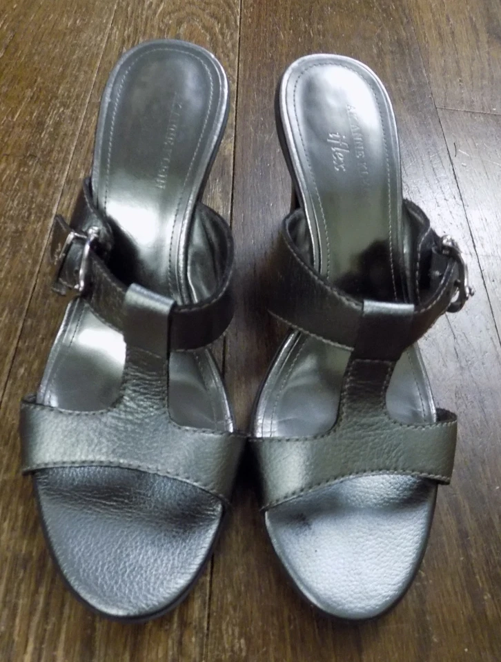 AK ANNE KLEIN iFlex Metálico Guijarro Plata Hebilla 3" Tacones Deslizables Sandalias talla 10 Foto 2 de 4